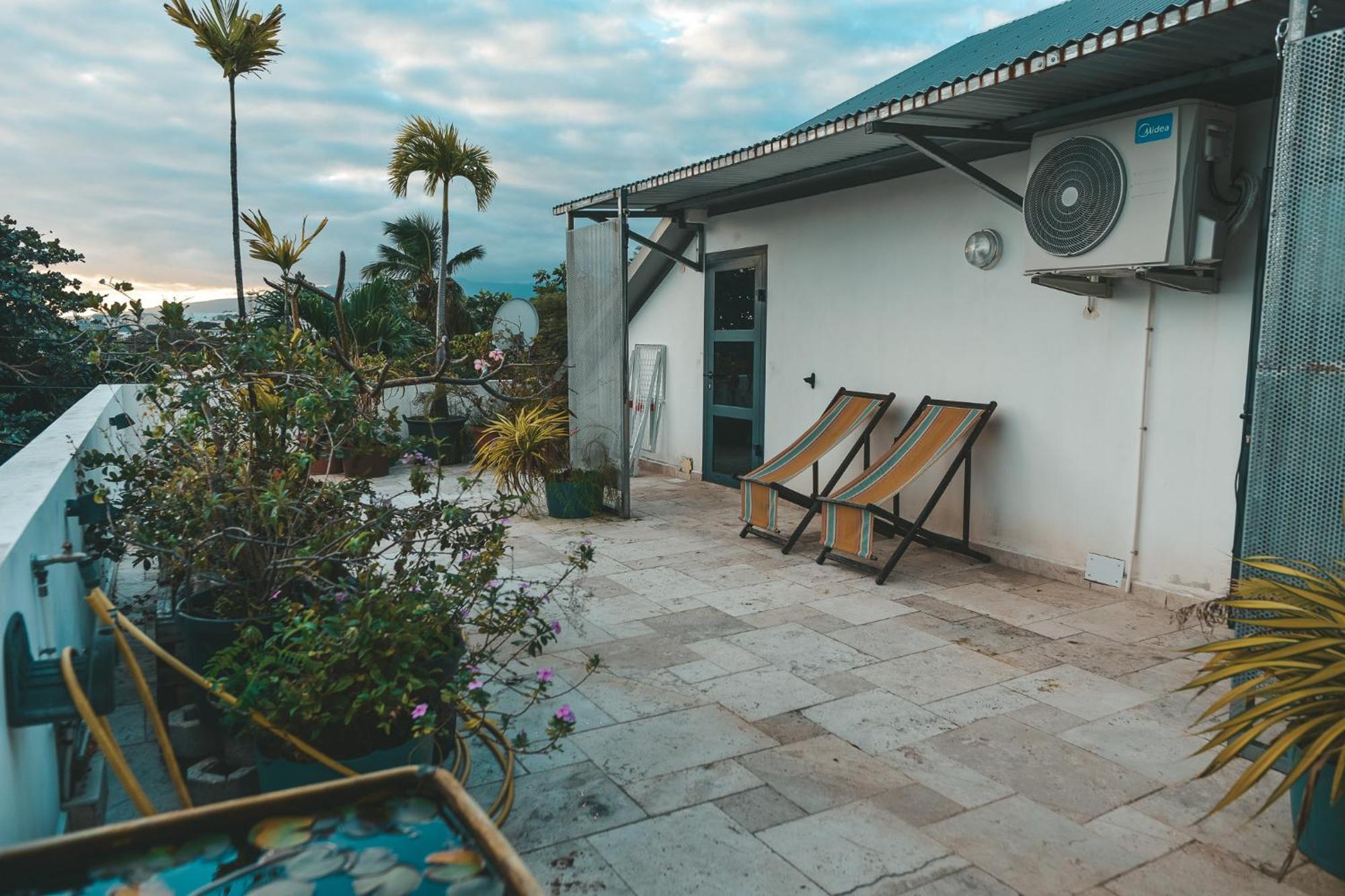 La Kaz Venelle Villa Saint Pierre Exterior photo